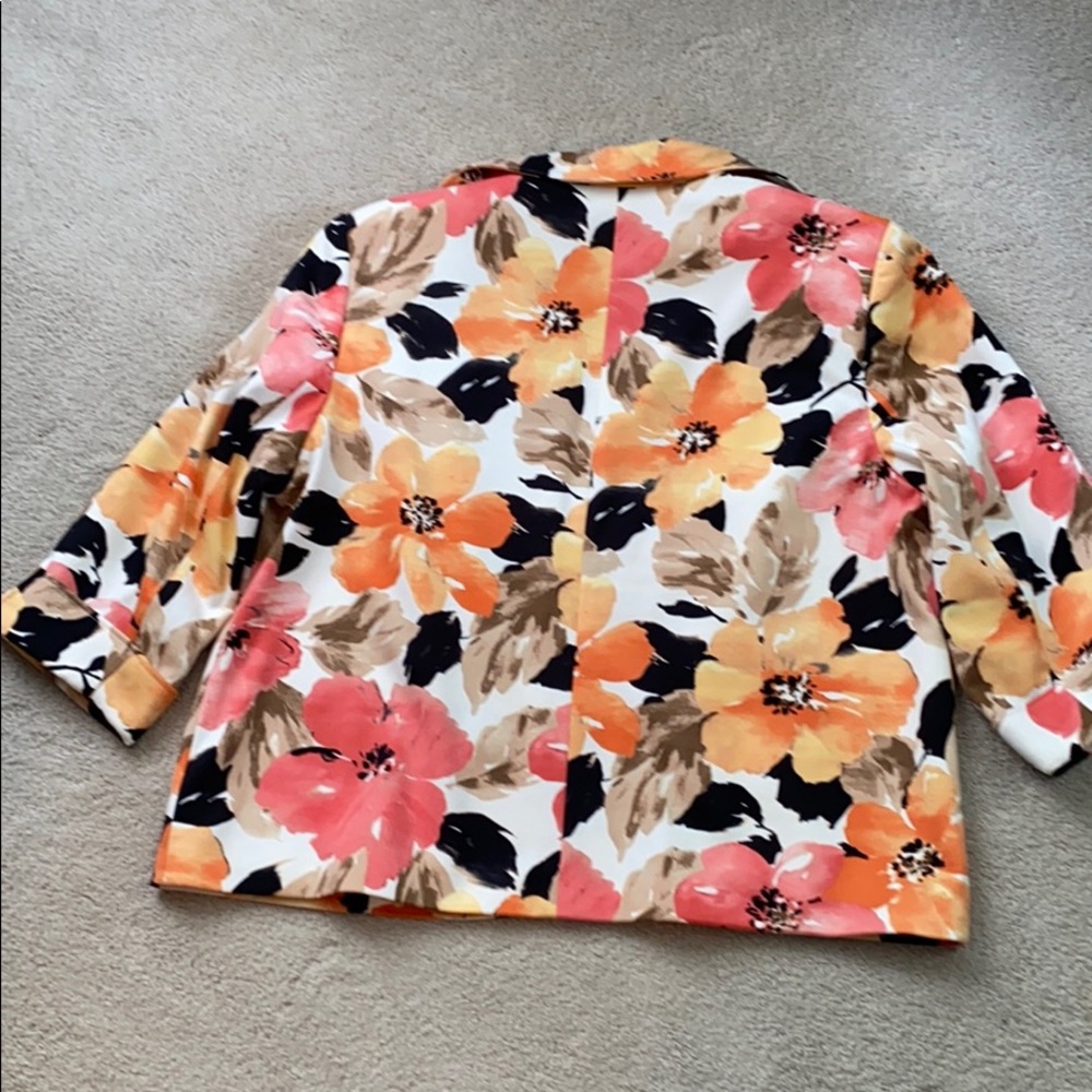 Alfred Dunner Woman 18W floral jacket - Picture 2 of 15